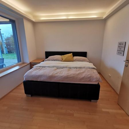 Haus Mit Traumhaften Ausblick فيلاخ الغرفة الصورة